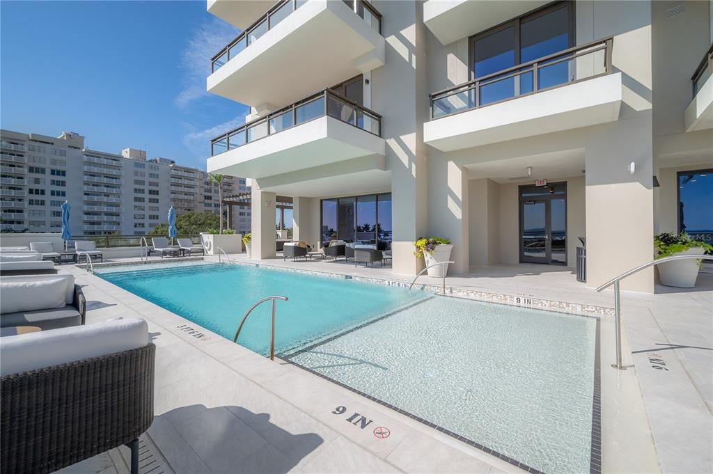 Active With Contract: $9,500 (2 beds, 3 baths, 2068 Square Feet)