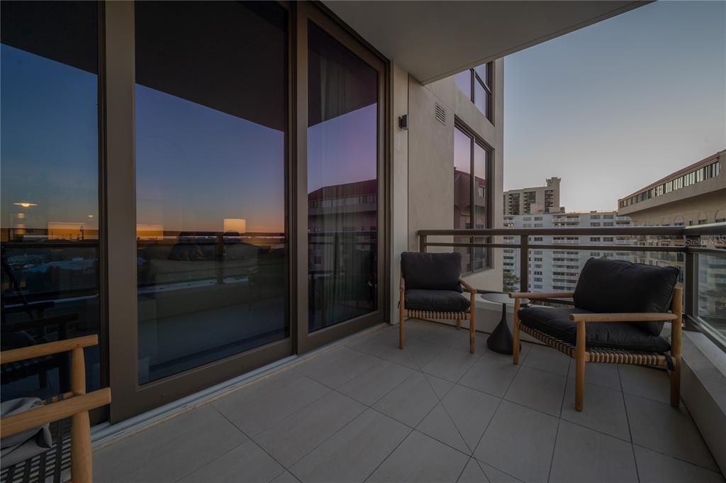 Active With Contract: $9,500 (2 beds, 3 baths, 2068 Square Feet)