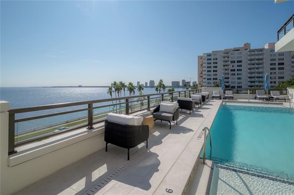 Active With Contract: $9,500 (2 beds, 3 baths, 2068 Square Feet)