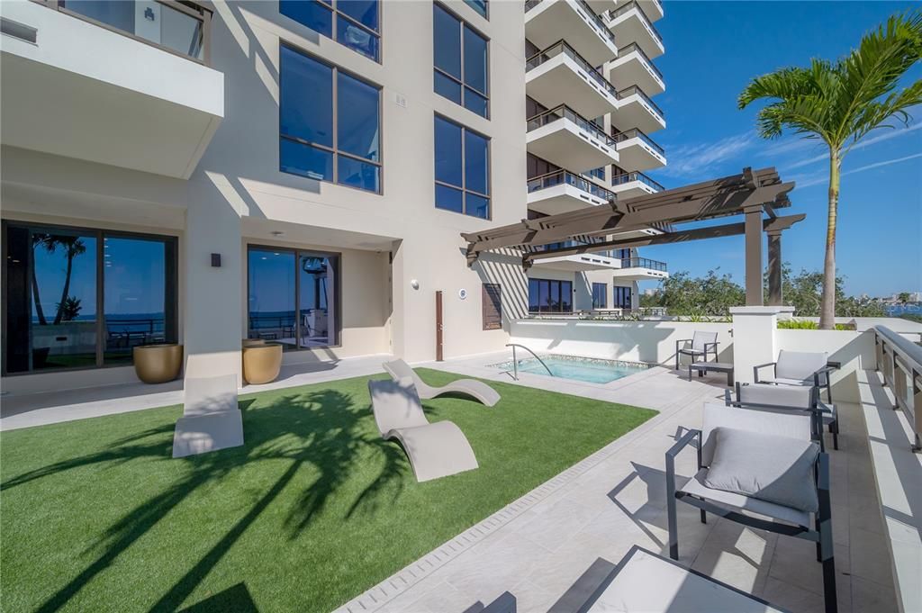 Active With Contract: $9,500 (2 beds, 3 baths, 2068 Square Feet)