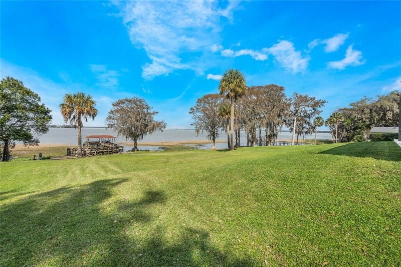 Recently Sold: $1,290,000 (4 beds, 5 baths, 5778 Square Feet)