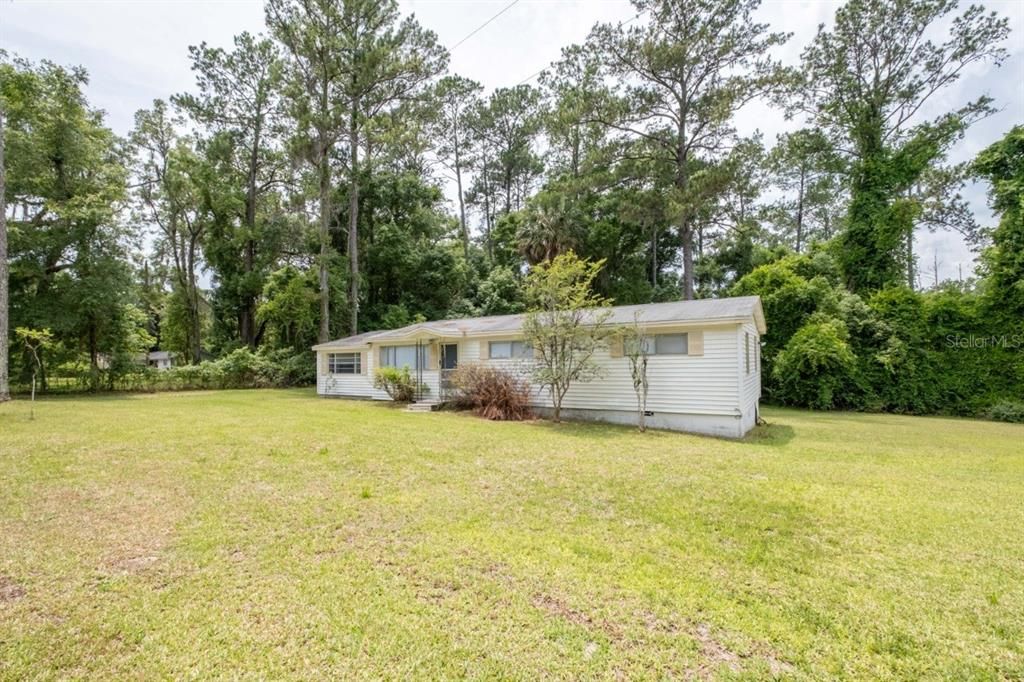 Recently Sold: $134,000 (3 beds, 1 baths, 1276 Square Feet)