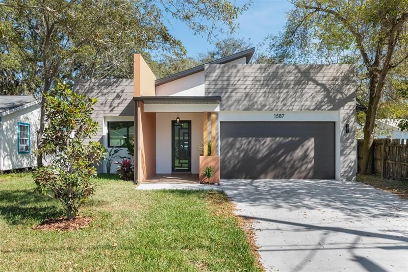 Recently Sold: $455,000 (3 beds, 2 baths, 1636 Square Feet)
