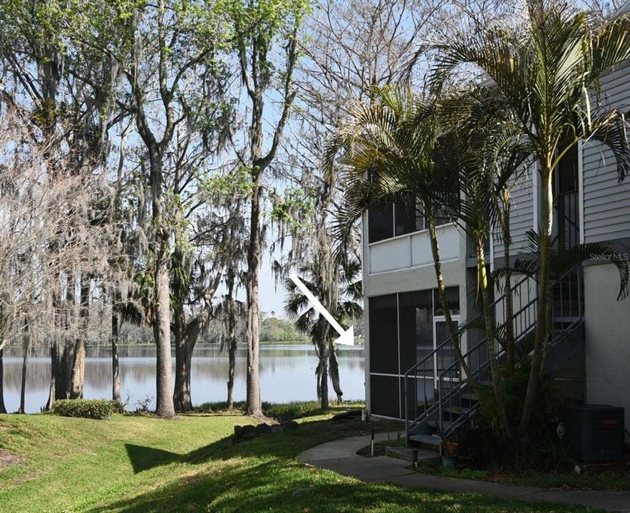 GROUND FLOOR WITH DIRECT LAKE VIEW