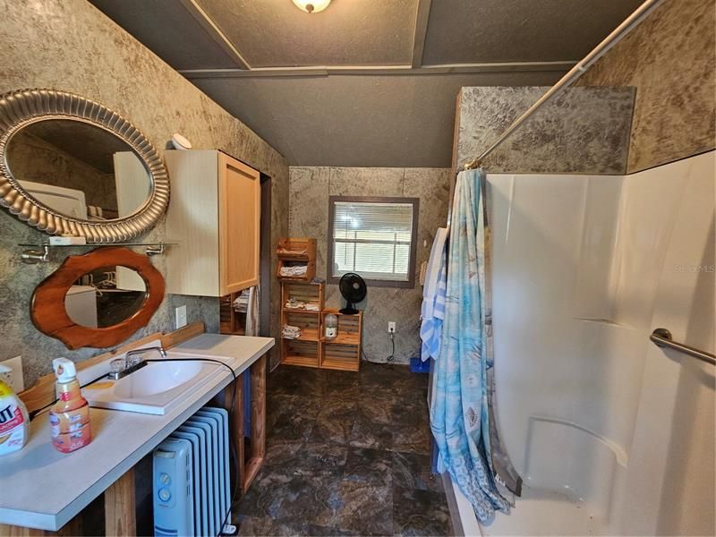 最近售出: $160,700 (3 贝兹, 2 浴室, 1284 平方英尺)