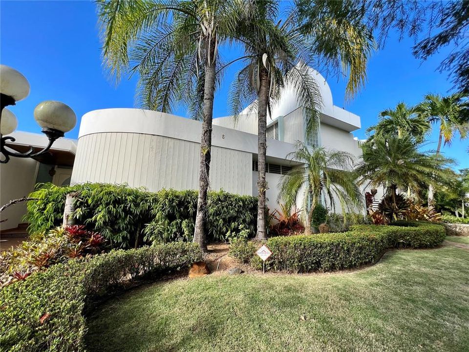 Vendido Recientemente: $595,000 (5 camas, 5 baños, 4587 Pies cuadrados)