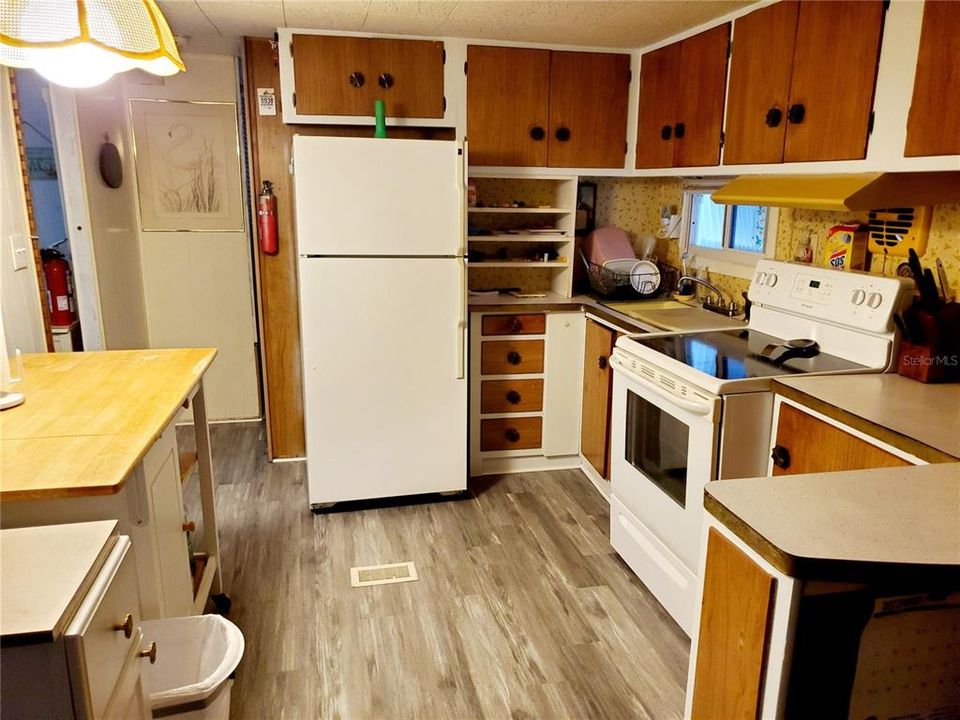 For Rent: $2,500 (2 beds, 1 baths, 460 Square Feet)