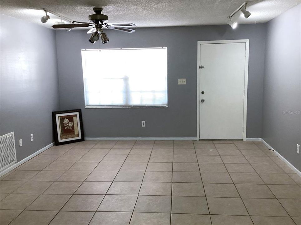 Recently Sold: $255,000 (3 beds, 2 baths, 1244 Square Feet)