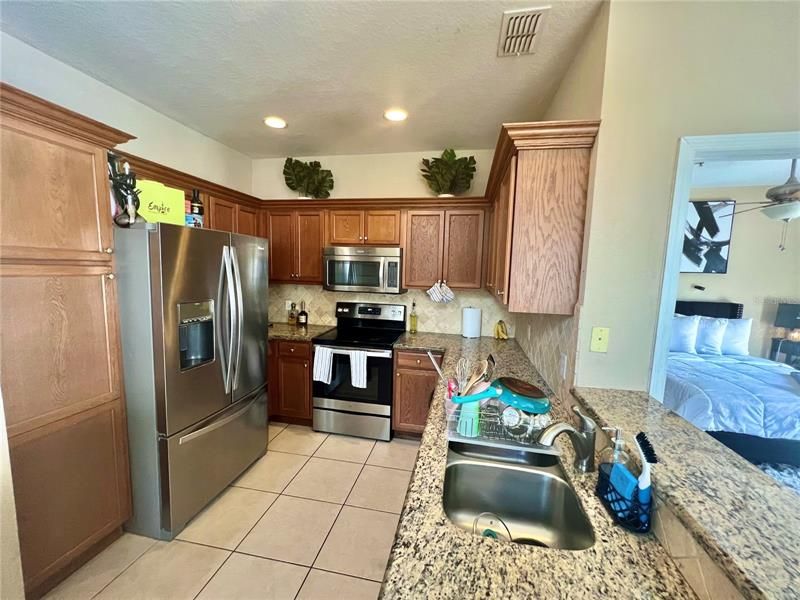 Recently Sold: $262,000 (3 beds, 2 baths, 1465 Square Feet)