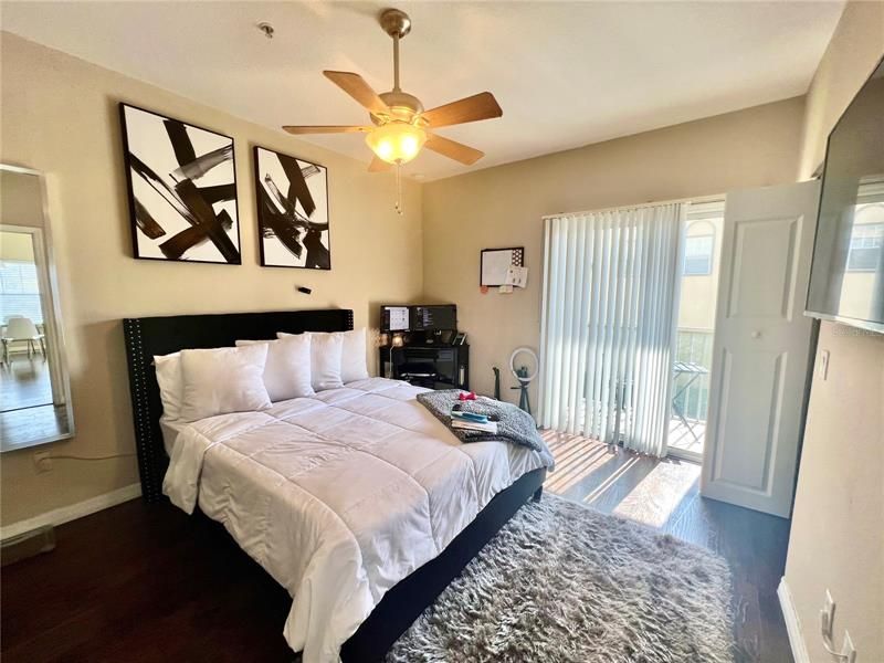 Recently Sold: $262,000 (3 beds, 2 baths, 1465 Square Feet)