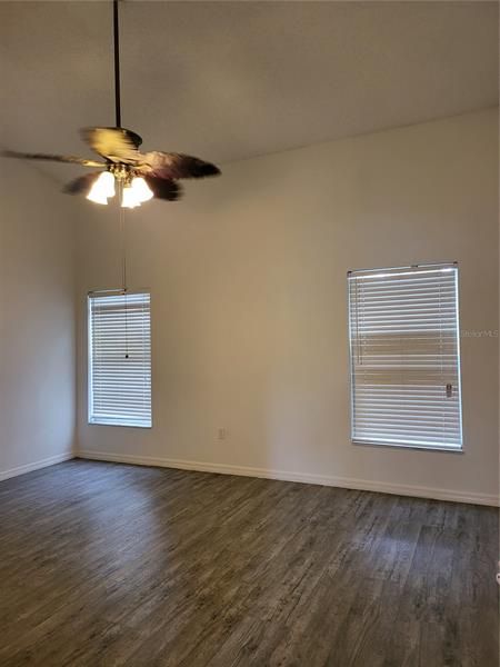 Recently Rented: $2,500 (3 beds, 2 baths, 1716 Square Feet)