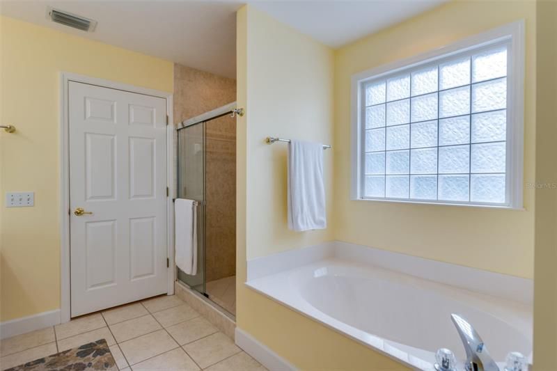 最近售出: $339,000 (3 贝兹, 2 浴室, 2051 平方英尺)