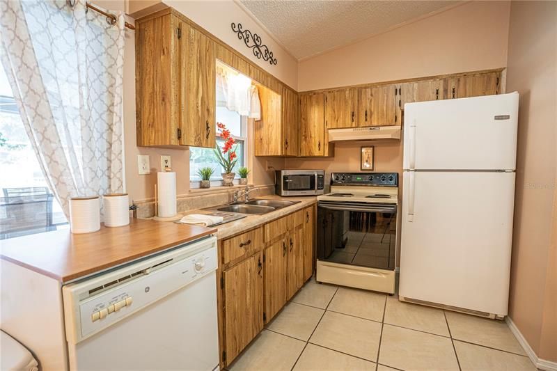 Recently Rented: $2,800 (3 beds, 2 baths, 1040 Square Feet)
