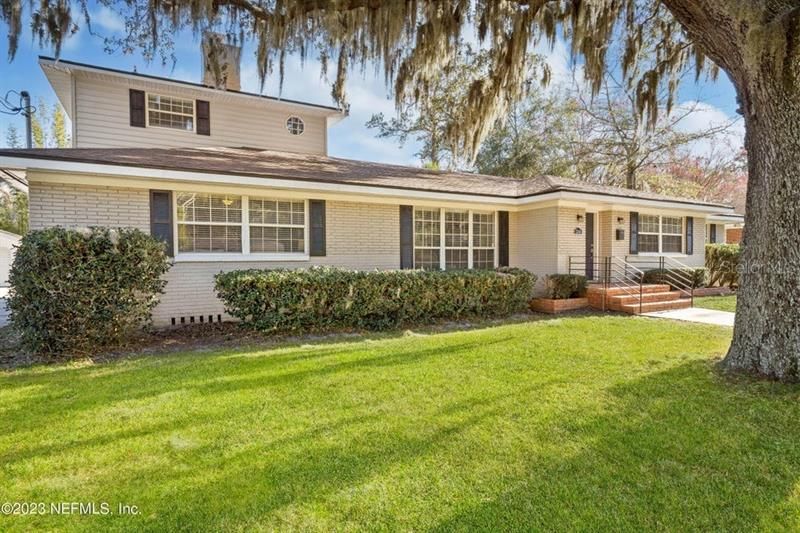 Recently Sold: $502,500 (4 beds, 3 baths, 2561 Square Feet)