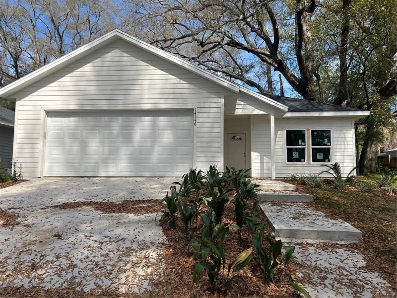 Recently Sold: $305,000 (3 beds, 2 baths, 1441 Square Feet)