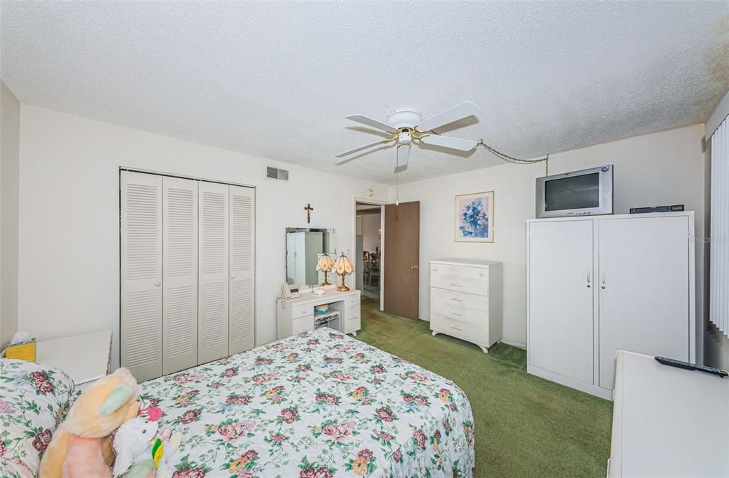 For Sale: $79,000 (1 beds, 1 baths, 765 Square Feet)