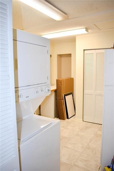 Laundry/storage room