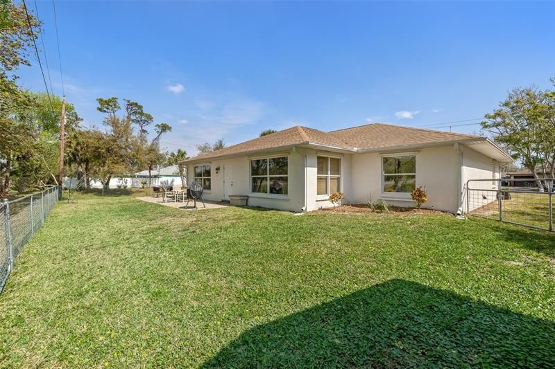 Recently Sold: $385,000 (3 beds, 2 baths, 2756 Square Feet)