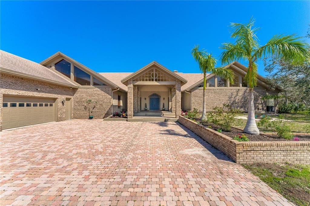 Recently Sold: $2,600,000 (6 beds, 8 baths, 10267 Square Feet)