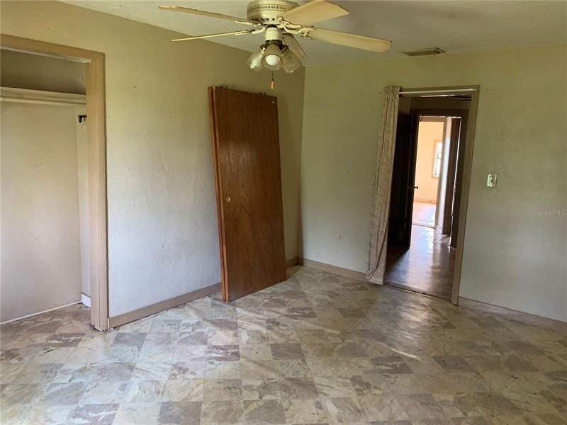Recently Sold: $125,000 (3 beds, 2 baths, 1566 Square Feet)