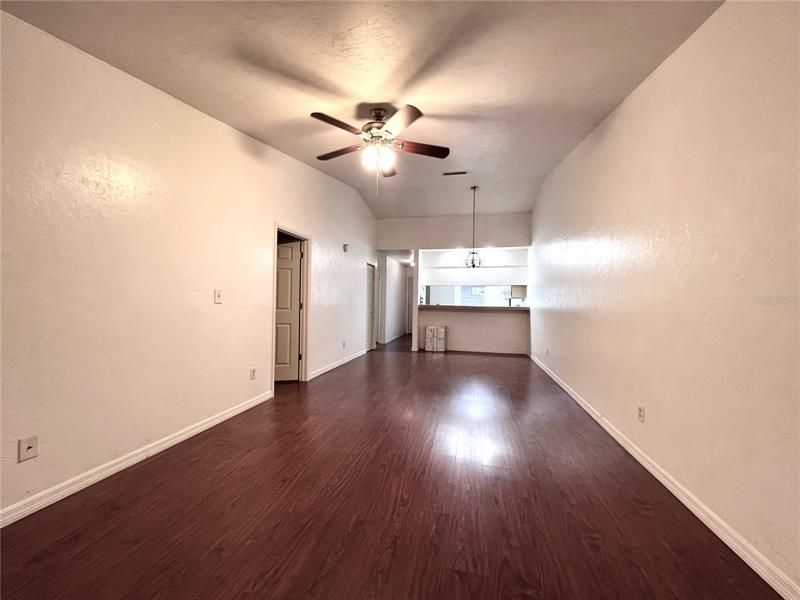 Recently Sold: $145,000 (2 beds, 2 baths, 988 Square Feet)