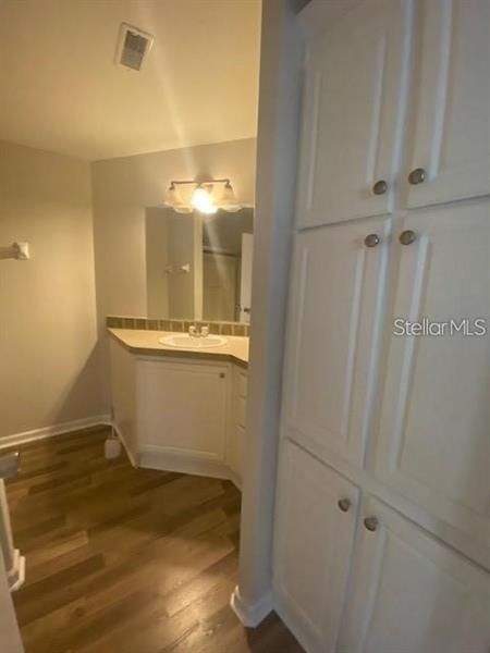 Recently Rented: $1,550 (2 beds, 2 baths, 1302 Square Feet)