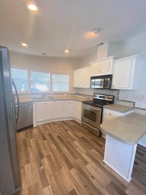 Recently Rented: $1,550 (2 beds, 2 baths, 1302 Square Feet)