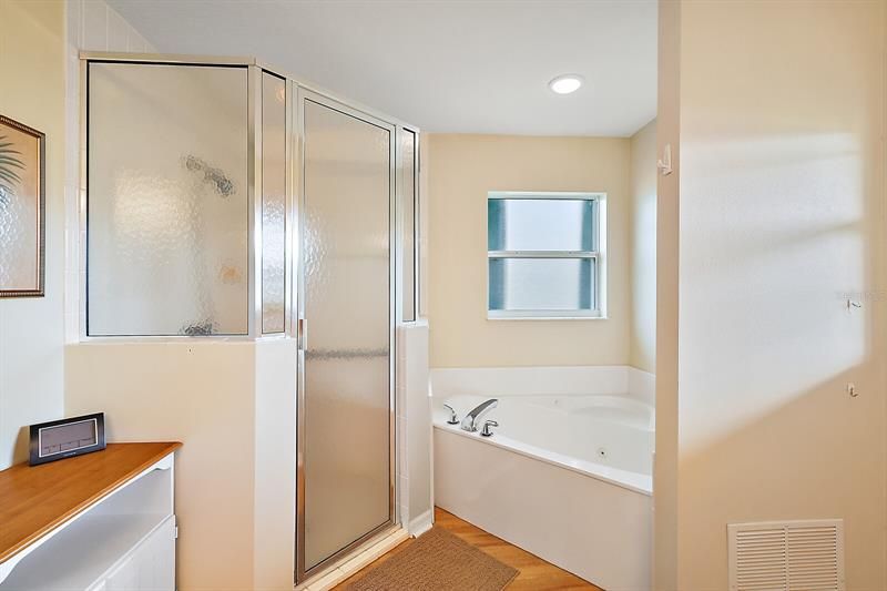 最近售出: $680,000 (3 贝兹, 2 浴室, 1476 平方英尺)