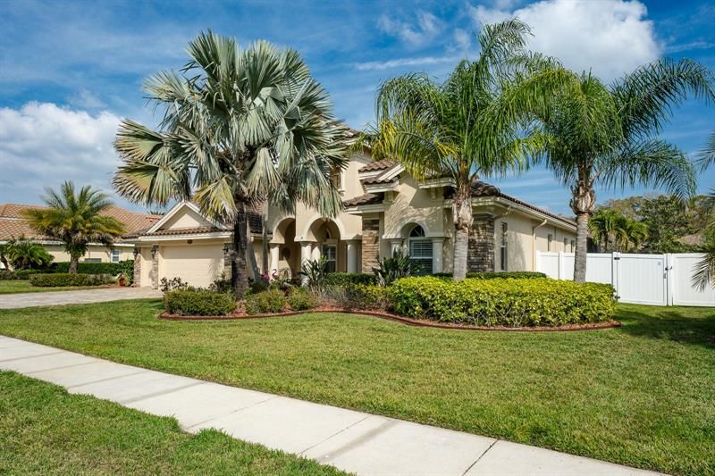Recently Sold: $1,300,000 (4 beds, 3 baths, 3030 Square Feet)