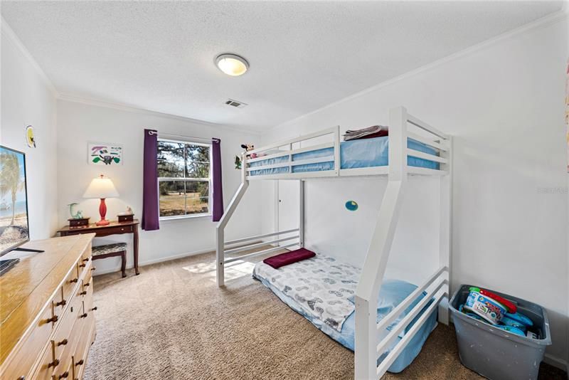 Vendido Recientemente: $240,000 (4 camas, 2 baños, 1904 Pies cuadrados)