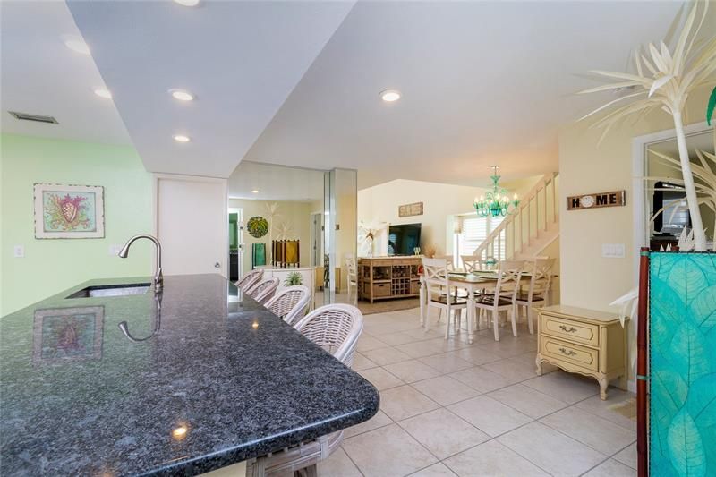 Recently Sold: $900,000 (2 beds, 3 baths, 1520 Square Feet)