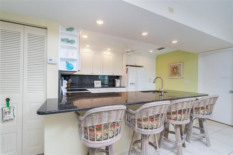 Recently Sold: $900,000 (2 beds, 3 baths, 1520 Square Feet)