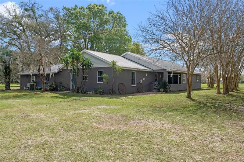 Recently Sold: $575,000 (5 beds, 3 baths, 3400 Square Feet)