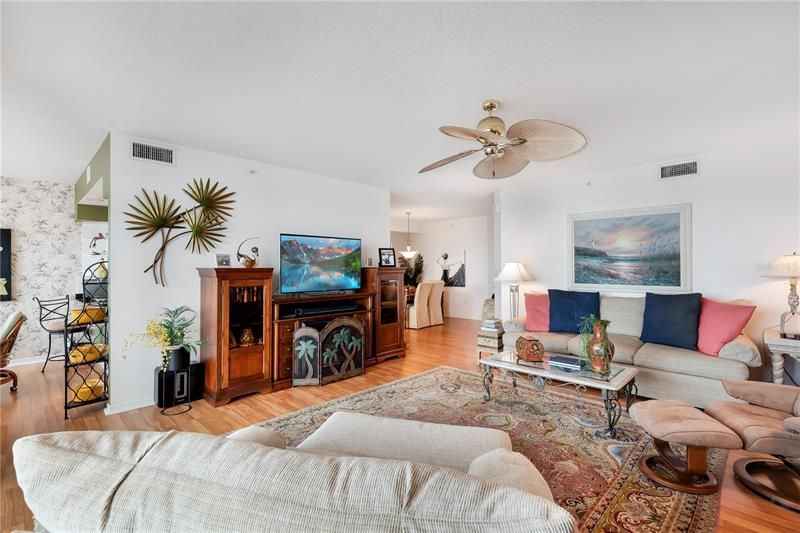 Recently Sold: $695,500 (3 beds, 2 baths, 2018 Square Feet)