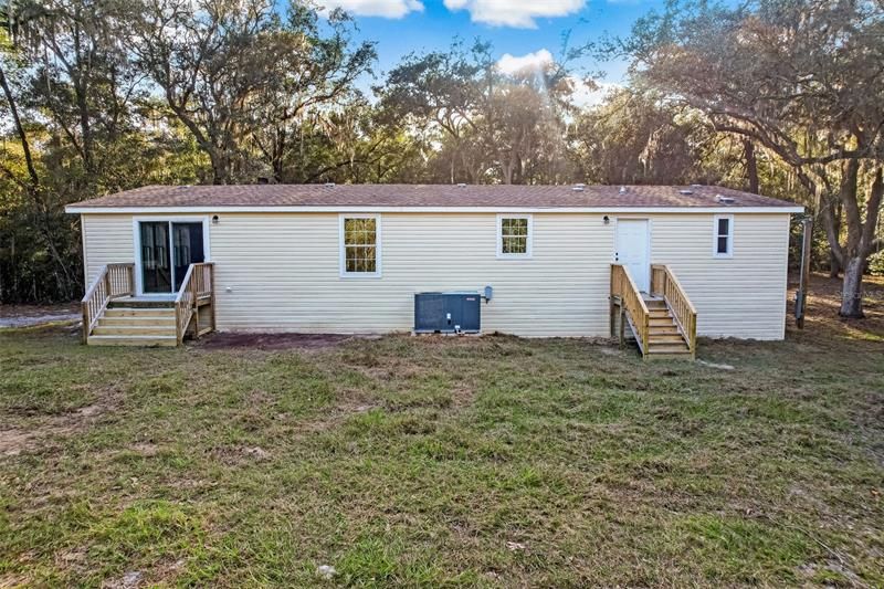 Recently Sold: $299,999 (3 beds, 2 baths, 1953 Square Feet)