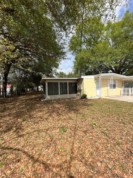Recently Sold: $147,000 (2 beds, 1 baths, 896 Square Feet)