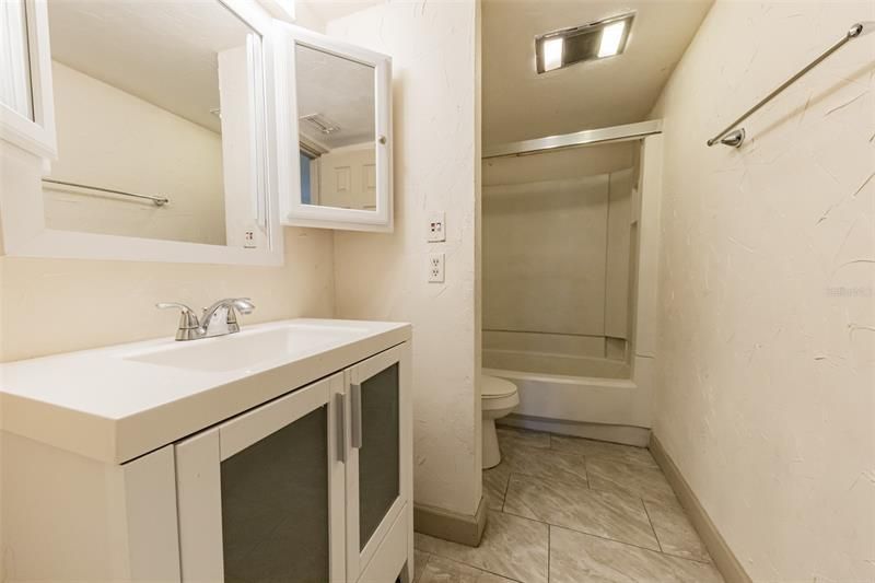 最近租的: $1,450 (2 贝兹, 2 浴室, 1123 平方英尺)