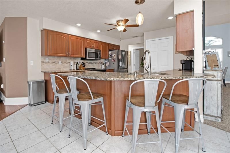 Recently Sold: $475,000 (3 beds, 2 baths, 2147 Square Feet)