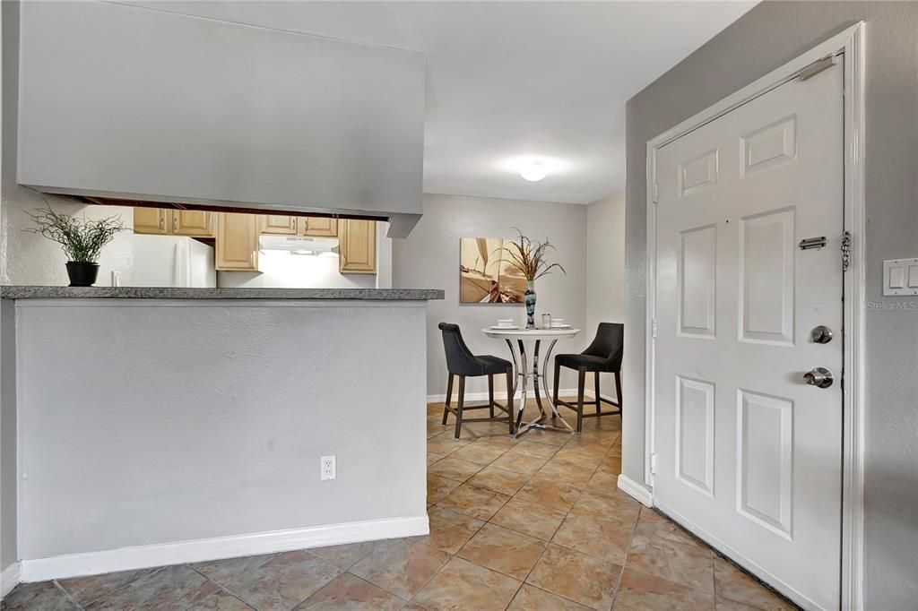 Recently Sold: $150,000 (1 beds, 1 baths, 615 Square Feet)