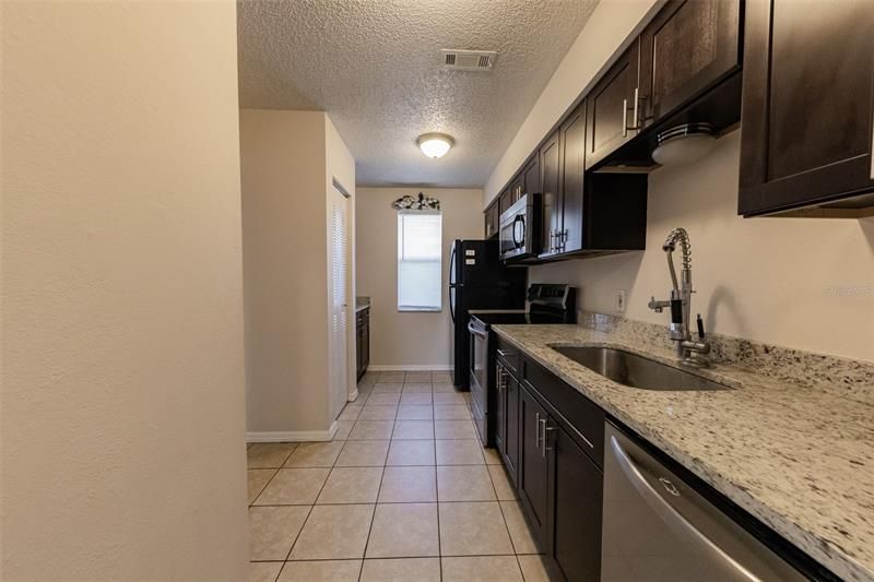 Recently Rented: $1,100 (1 beds, 1 baths, 678 Square Feet)