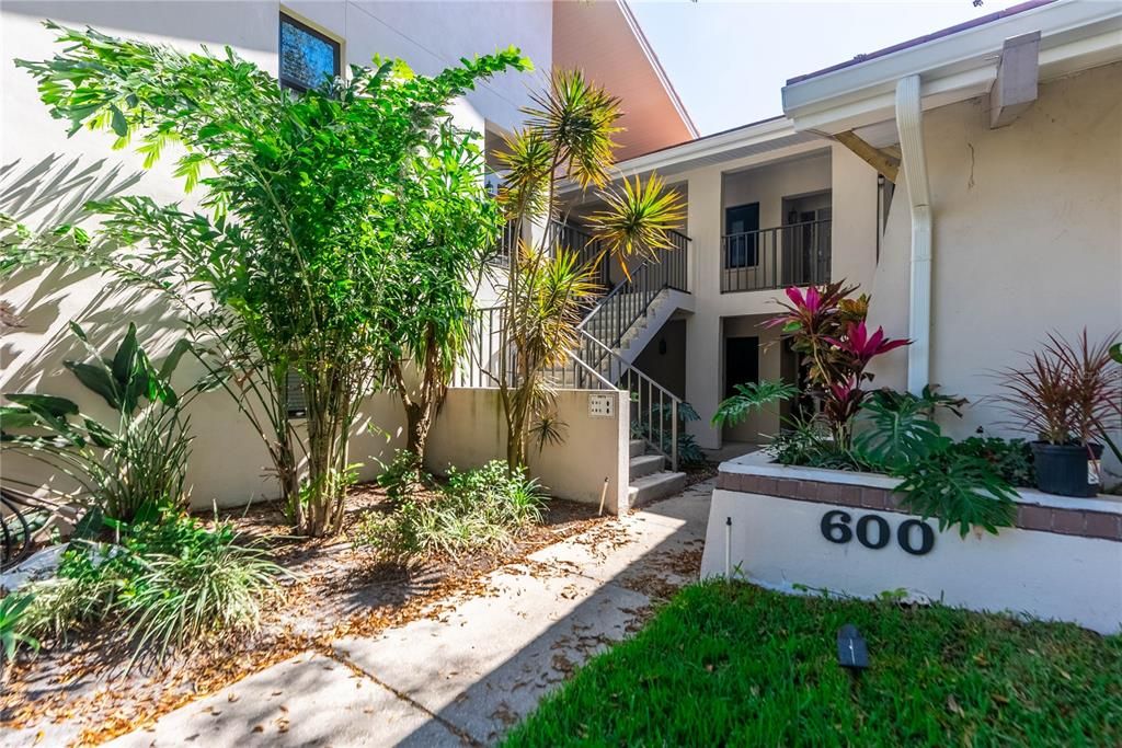 Recently Sold: $260,000 (2 beds, 2 baths, 1115 Square Feet)