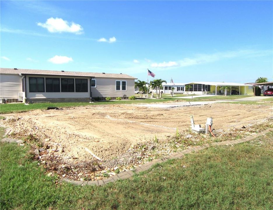 Activo con contrato: $59,900 (0.11 acres)