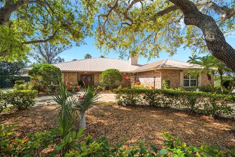 Recently Sold: $949,000 (4 beds, 3 baths, 2885 Square Feet)