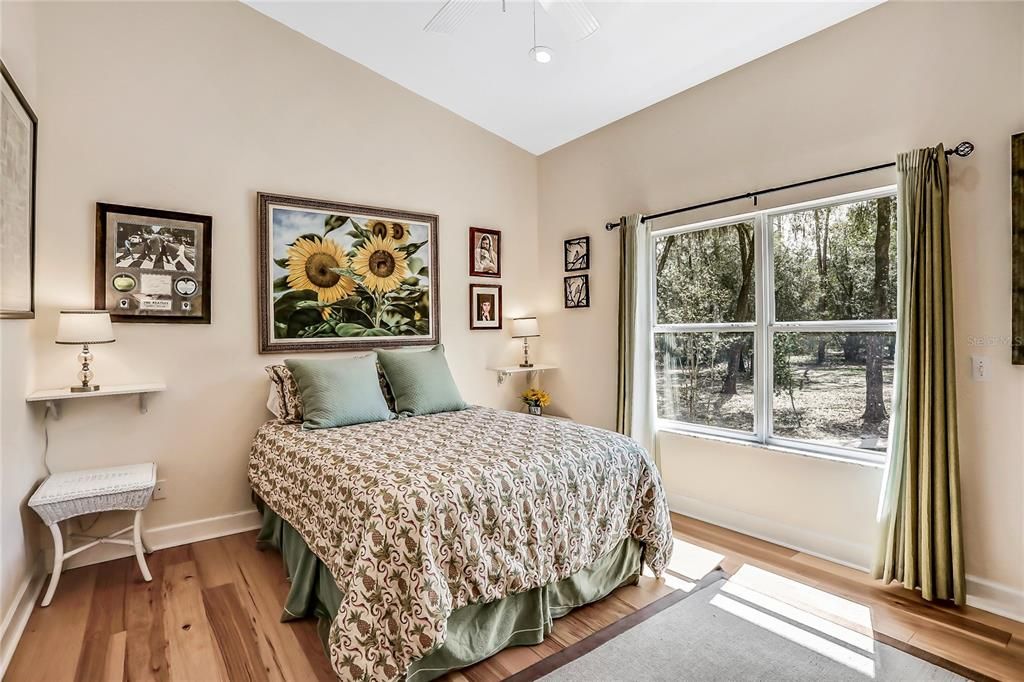 Recently Sold: $699,000 (2 beds, 2 baths, 2570 Square Feet)