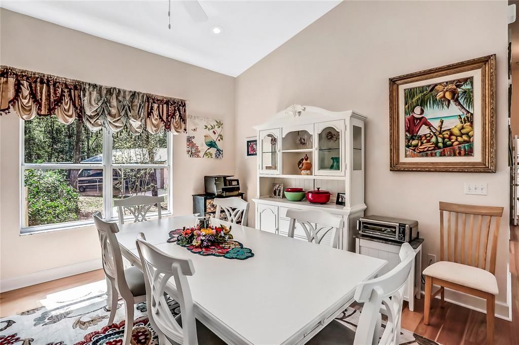 Recently Sold: $699,000 (2 beds, 2 baths, 2570 Square Feet)