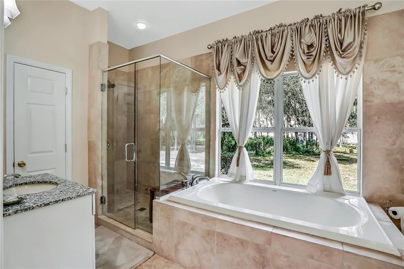 Недавно продано: $699,000 (2 спален, 2 ванн, 2570 Квадратных фут)