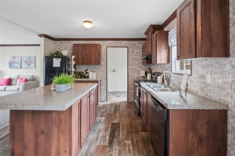 Active With Contract: $239,000 (4 beds, 2 baths, 1456 Square Feet)