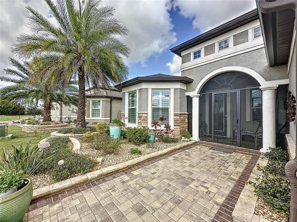 Recently Sold: $649,999 (3 beds, 3 baths, 2490 Square Feet)