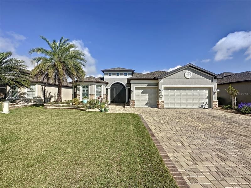 Recently Sold: $649,999 (3 beds, 3 baths, 2490 Square Feet)