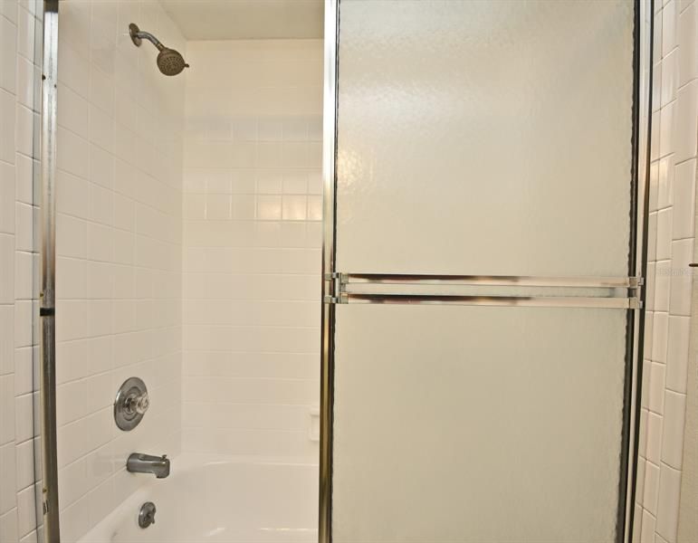 Enclosed Shower/ Tub